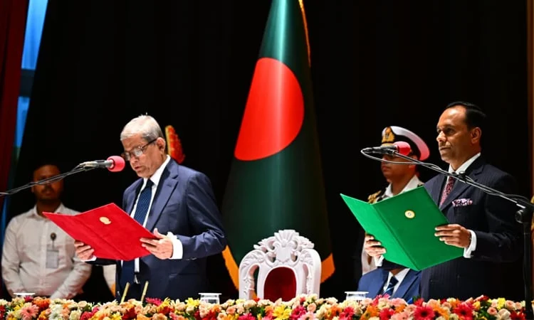 দেশের ২৩তম রাষ্ট্রপতি হিসেবে শপথ নিলেন মির্জা ফখরুল
